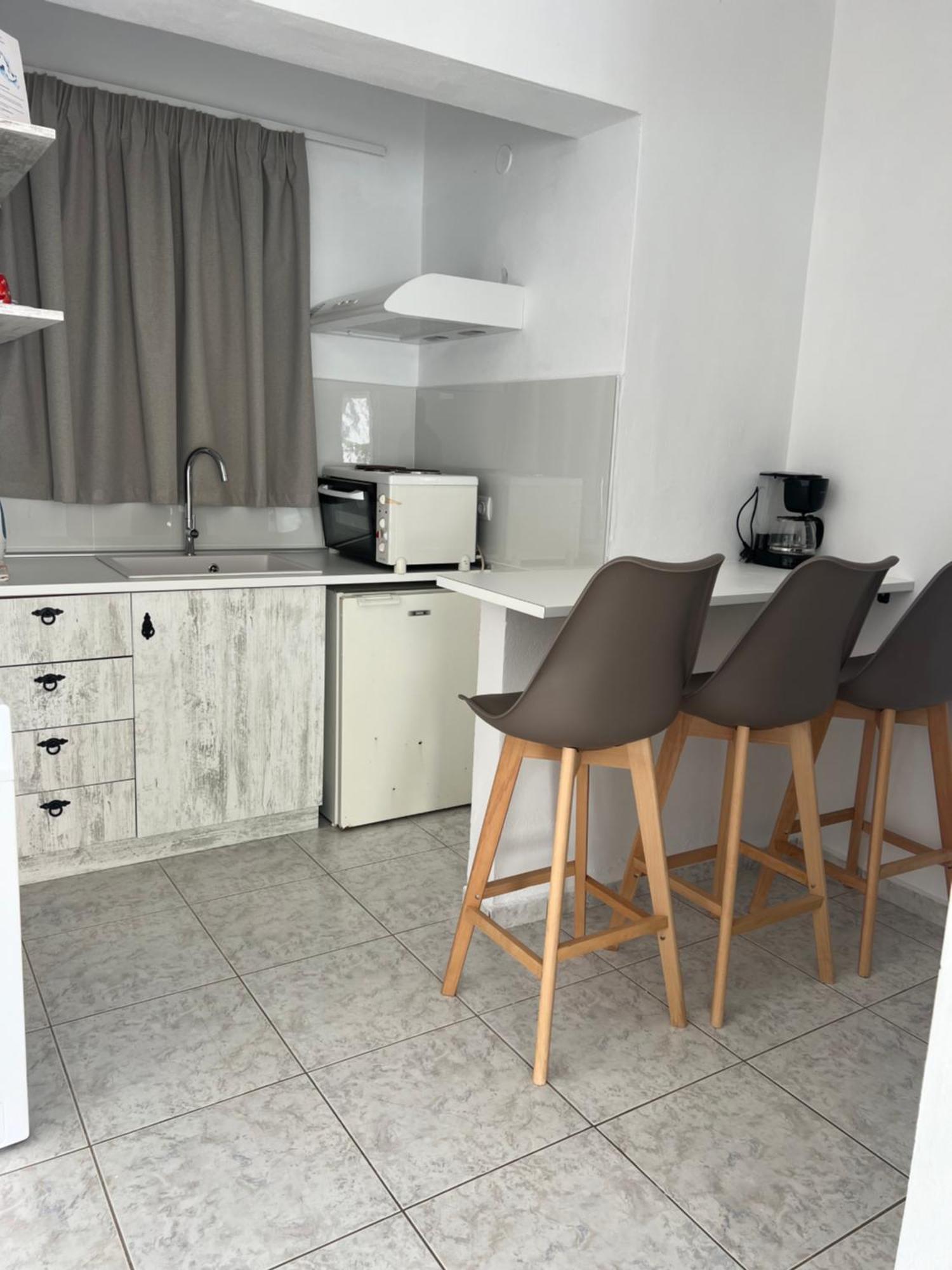 Nikos Studios Livadia  Екстер'єр фото