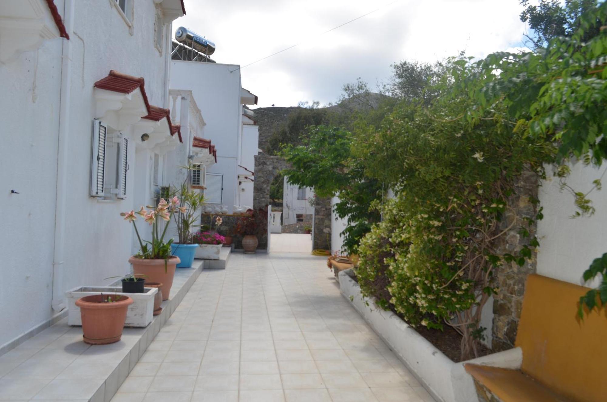 Nikos Studios Livadia  Екстер'єр фото